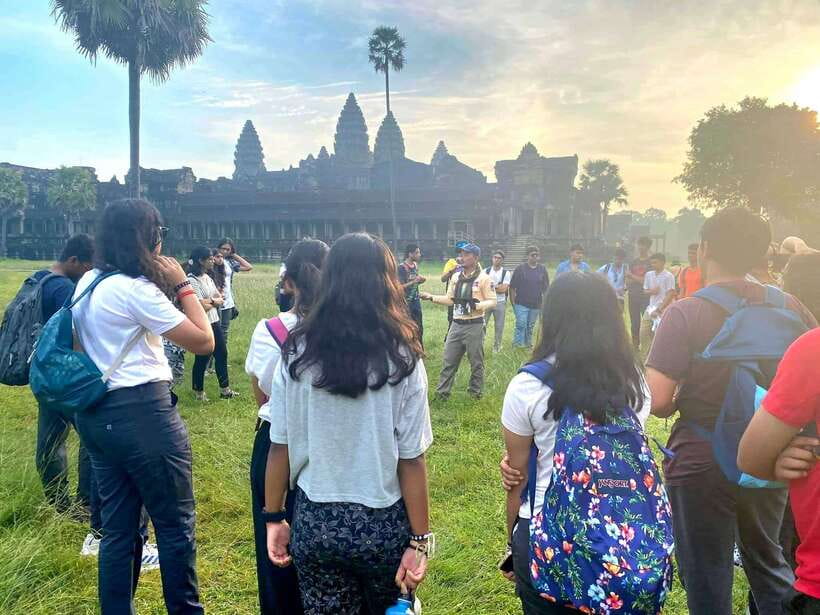 Siem Reap: Angkor Wat Sunrise Tour With Small Group - Transport, timing, and the shape of the day