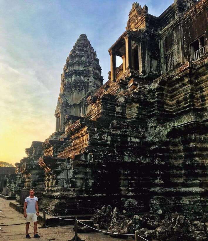 Siem Reap: Angkor Wat Sunrise Tour with Spanish Guide - Banteay Srei and the long afternoon drive