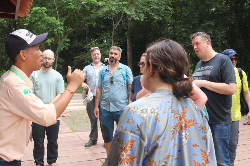 Siem Reap: Angkor Wat with German or English Guided Tour - Srah Srang gives you a needed pause