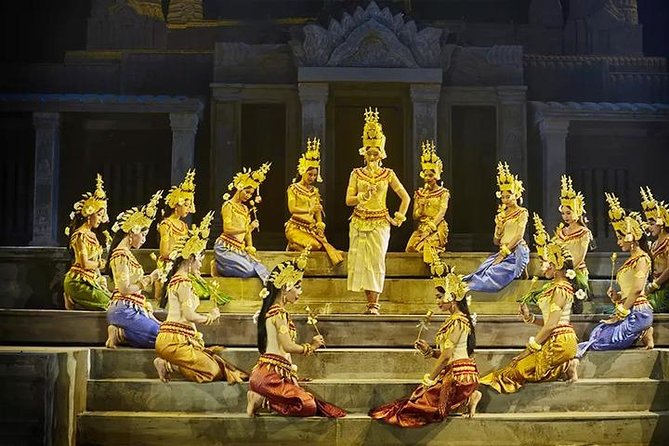 Siem Reap: Apsara Dance Show & Dinner with Tuk-Tuk Transfers - The buffet: a broad introduction to Khmer food