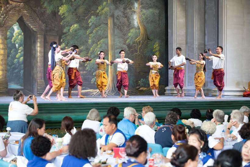 Siem Reap: Apsara Dance Show with Buffet Dinner & Tuk-Tuk... - Dinner with Khmer flavors in one sitting