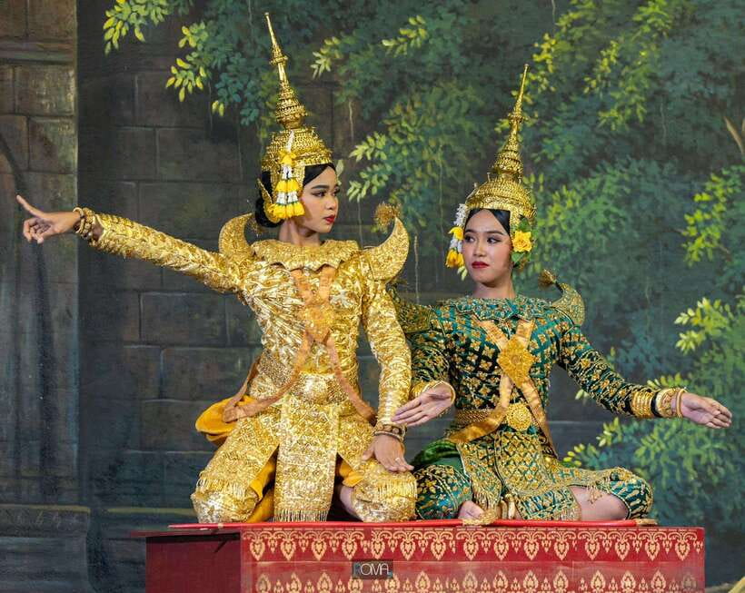 Siem Reap: Apsara Show Including Dinner & Hotel Pickup - Small tips for a smoother night