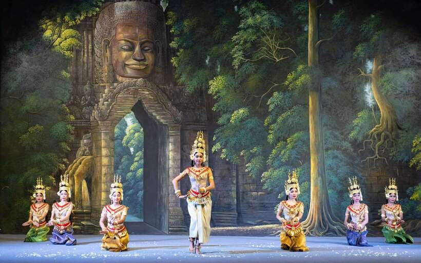 Siem Reap: Apsara Show Including Dinner & Hotel Pickup - Dinner before and during the show