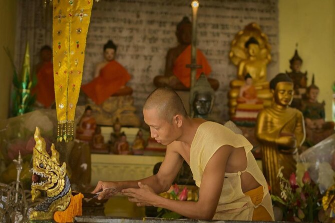 Siem Reap Authentic Breakfast and Market Tour - Yey Tep Shrine and noodles with edible flowers