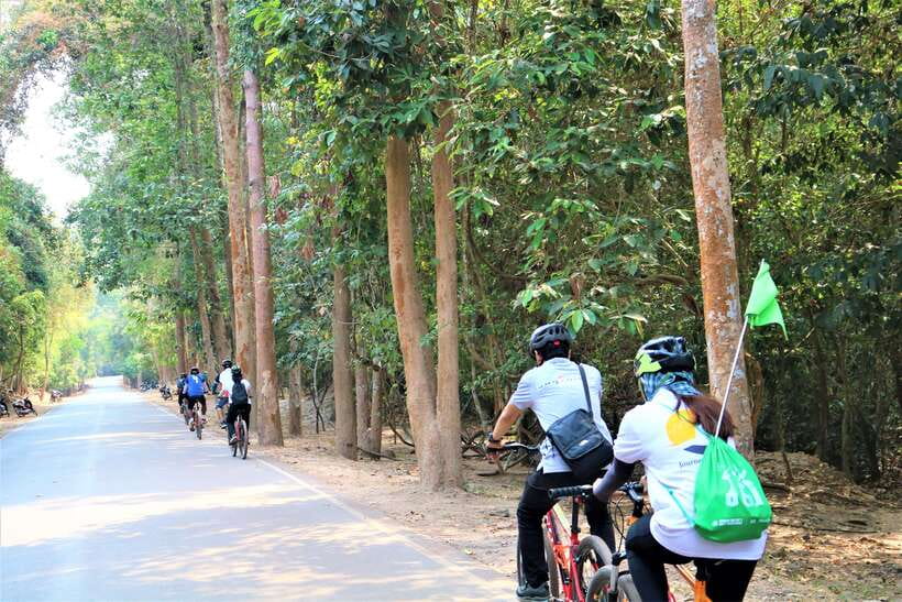 Siem Reap: Bike Rental - Following Angkor Thom’s ancient wall