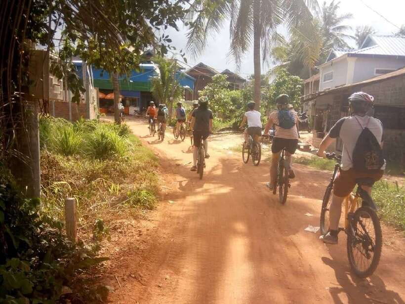 Siem Reap: Countryside Cycle and Local Village Life Tour - Why the small group matters in the villages