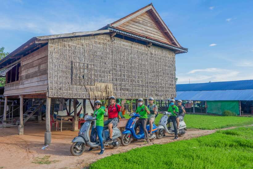 Siem Reap Countryside Sunset Vespa Tour or Tuk Tuk - Choosing between a Vespa and a tuk-tuk