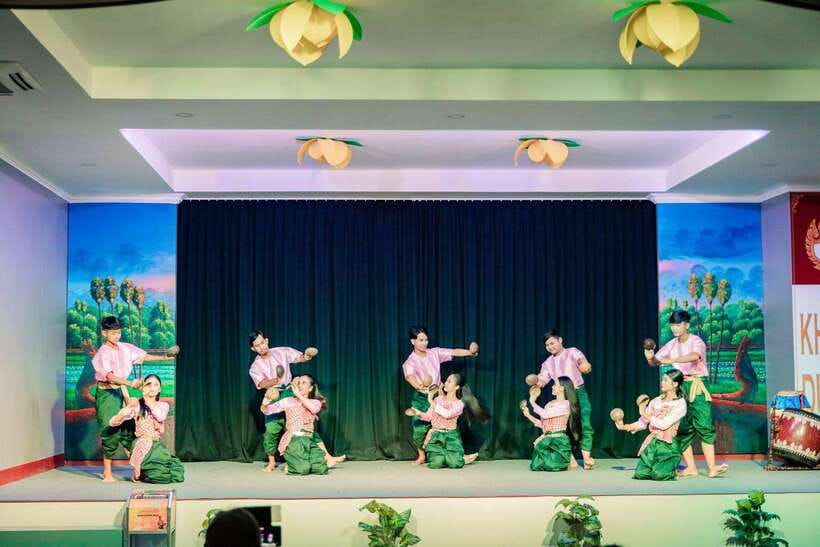 Siem Reap: Dinner and Traditional Show with Hotel Transfer - A Cambodian cultural evening for $18