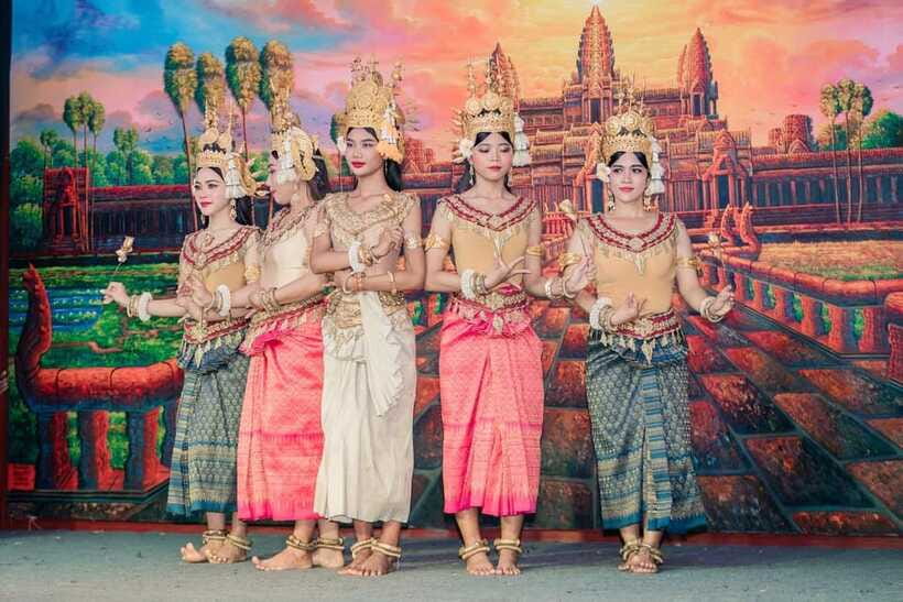 Siem Reap: Dinner and Traditional Show with Hotel Transfer - What you get from the buffet