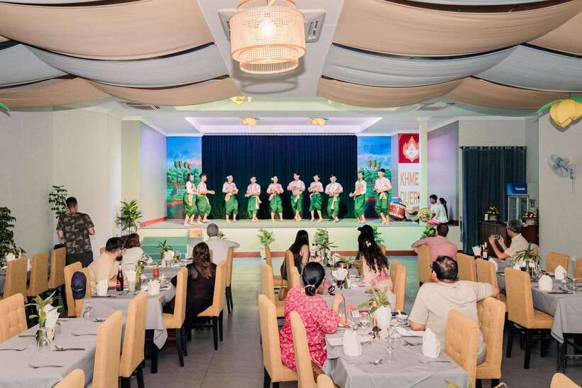 Siem Reap: Dinner and Traditional Show with Hotel Transfer - Should you book the Siem Reap dinner and show?