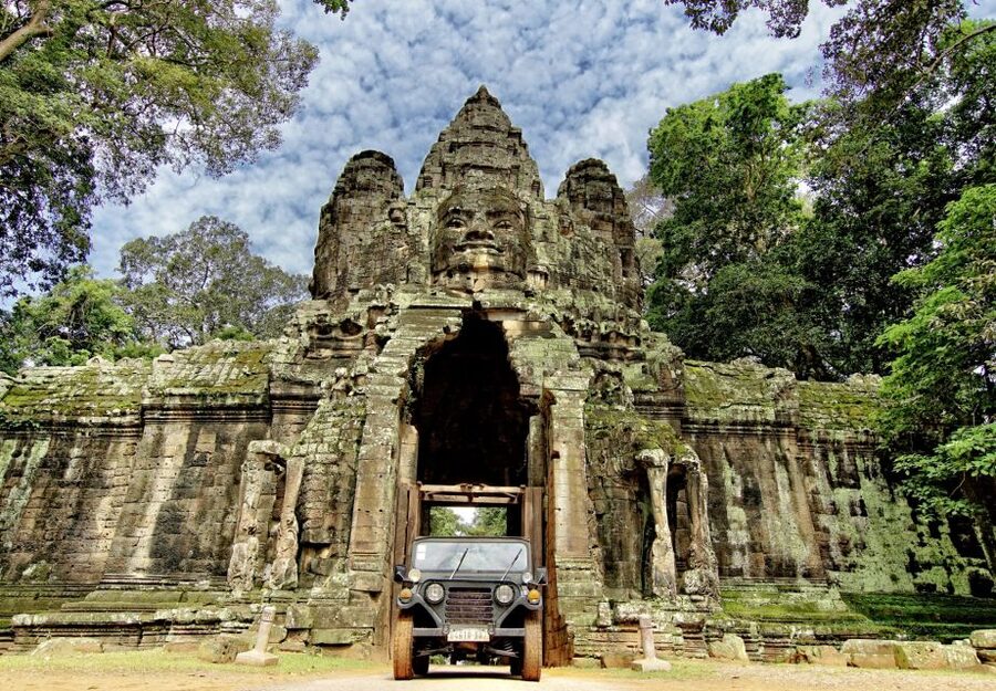Siem Reap - Discover Angkor Wat by Jeep - Lunch by the lake or in a family home