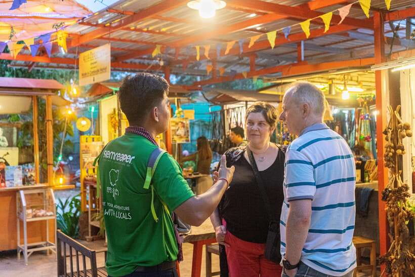 Siem Reap: Evening Food Tour with 10 Local Tastings - Long’s Bar and the final cold drink