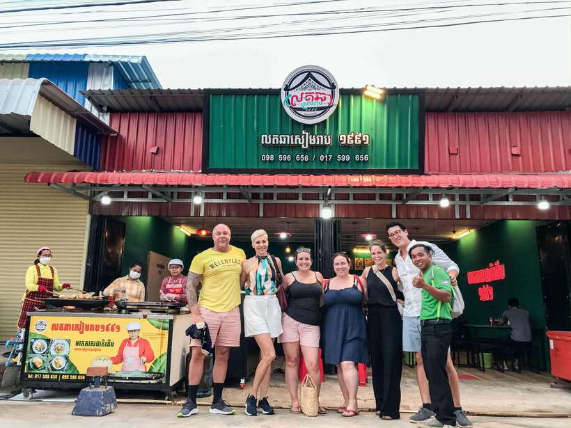 Siem Reap: Evening Food Tour with 10 Local Tastings - 5:00 pm, pickup and the first stir-fried noodles