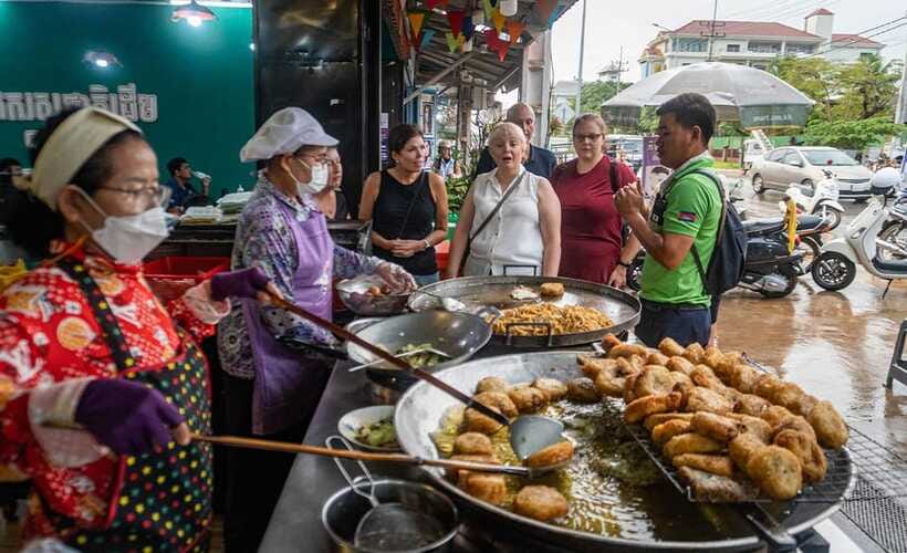 Siem Reap: Evening Foodie Vespa Tour / Tuk Tuk Available - The guide can shape the whole evening