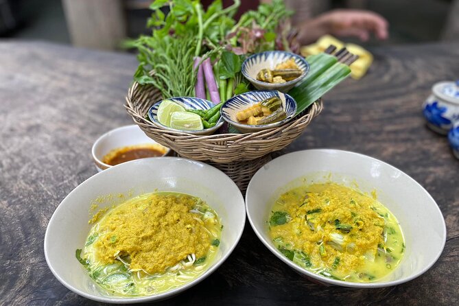 Siem Reap: Evening Foodie Vespa Tour / Tuk Tuk Available - Made in Cambodia Market for local shopping and photos