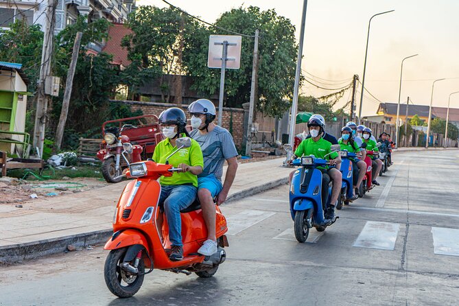 Siem Reap: Evening Foodie Vespa Tour / Tuk Tuk Available - Phum Num Banh Chok and Cambodia’s famous noodles