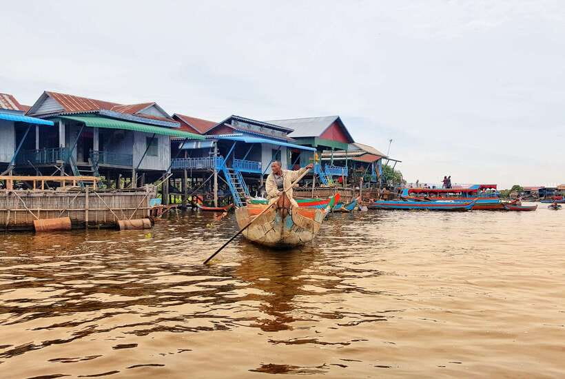 Siem Reap: Floating Village and Sunset Private Boat Tour - Floating homes, stilted homes, and dry-season reality