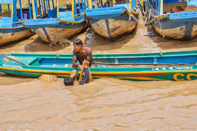 Siem Reap: Floating Village and Sunset Private Boat Tour - Who will enjoy this five-hour outing?