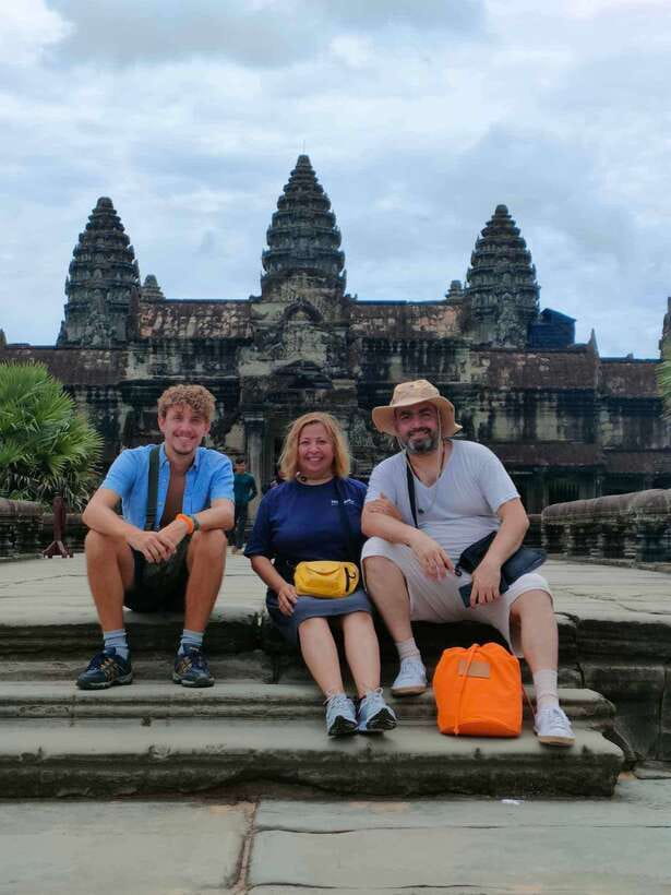 Siem Reap: Full-Day Angkor Wat Guided Tour with Sunset - Lunch and a break near Ta Prohm