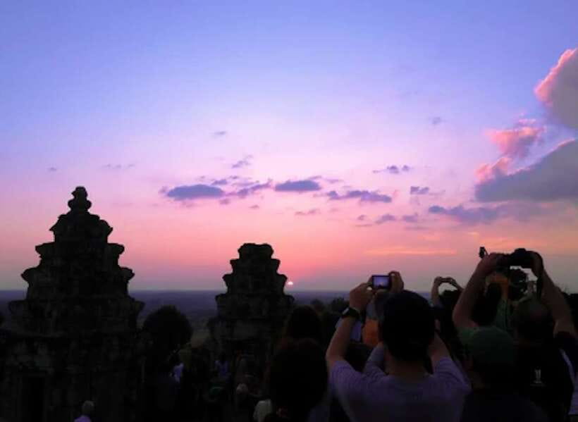 Siem Reap: Full-Day Angkor Wat Guided Tour with Sunset - The guide can make or break the experience