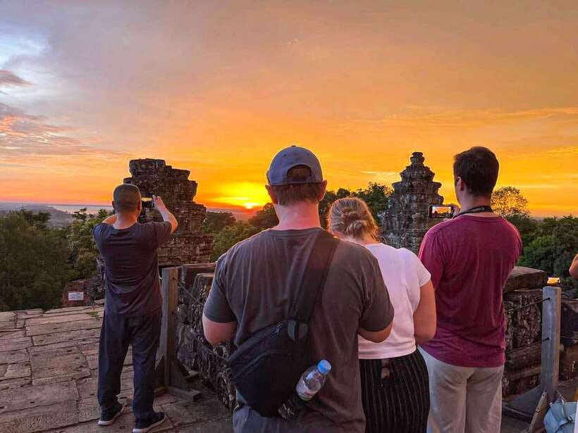Siem Reap: Full Day Angkor Wat Temple Experience with Sunset - Angkor Wat, the day’s grand finale