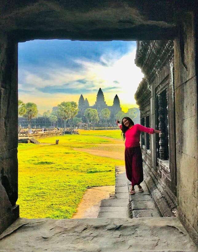 Siem Reap: Full Day Angkor Wat Temple Tour with Sunset - Phnom Bakheng and the sunset finish