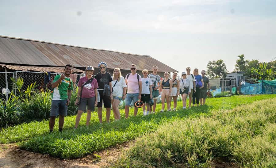 Siem Reap: Guided Countryside Bike Tour - Rice wine, temples, and local customs