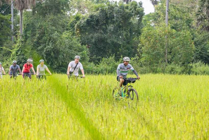 Siem Reap: Guided Countryside Bike Tour - Heat, water, and the best time to ride