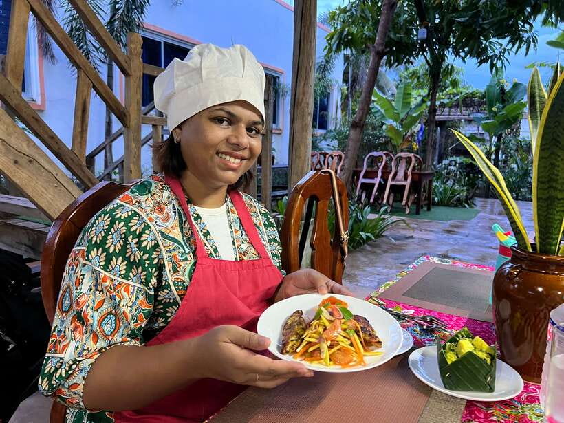 Siem Reap: Guided Day Trip to Local Village & Cooking Class - Sitting down to eat what you prepared