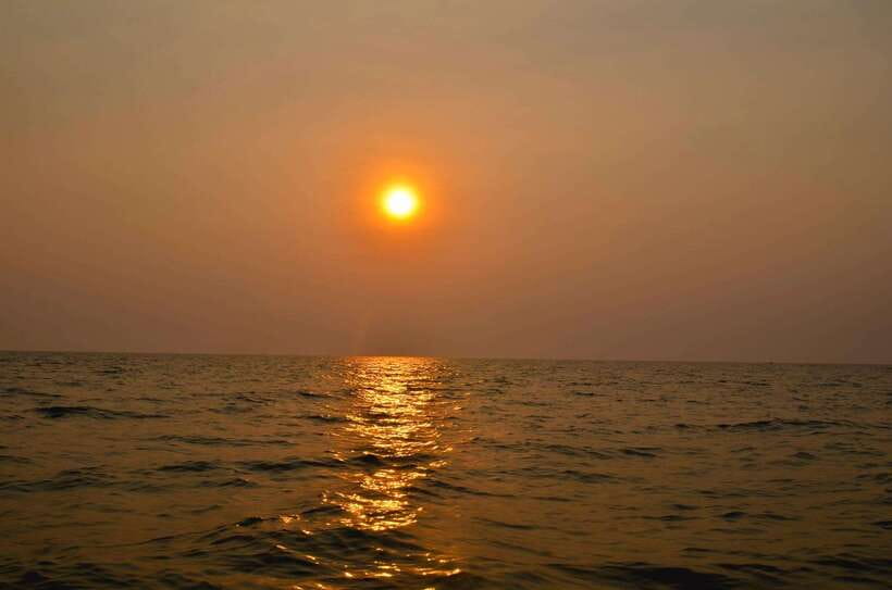 Siem Reap: Half-Day Kampong Phluk with Sunset, Boat & Guide - Ro Lus Market: a useful first stop