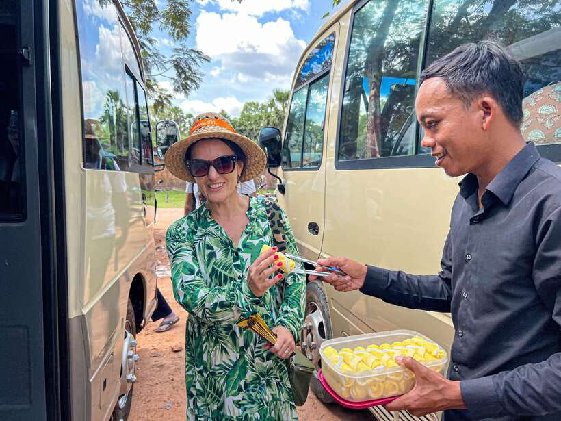 Siem Reap: Kampong Phluk and Tonle Sap Sunset Boat Cruise - The flooded mangrove forest and local wildlife