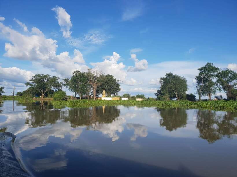 Siem Reap: Kompong Khleang Floating Village Guided Tour - Why the season changes the experience