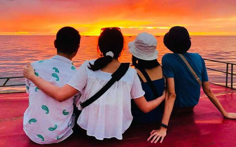 Siem Reap: Kompong Phluk Floating Village Half-Day Tour - The floating café and afternoon timing