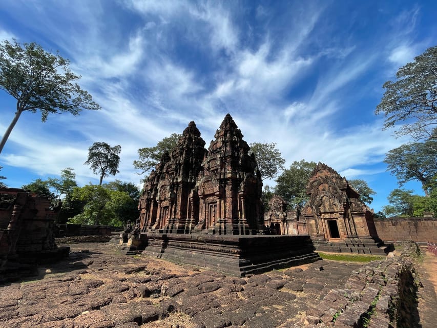Siem Reap: Kulen Waterfall and Banteay Srei Exploration - Preah Dak village and a palm-sugar finish
