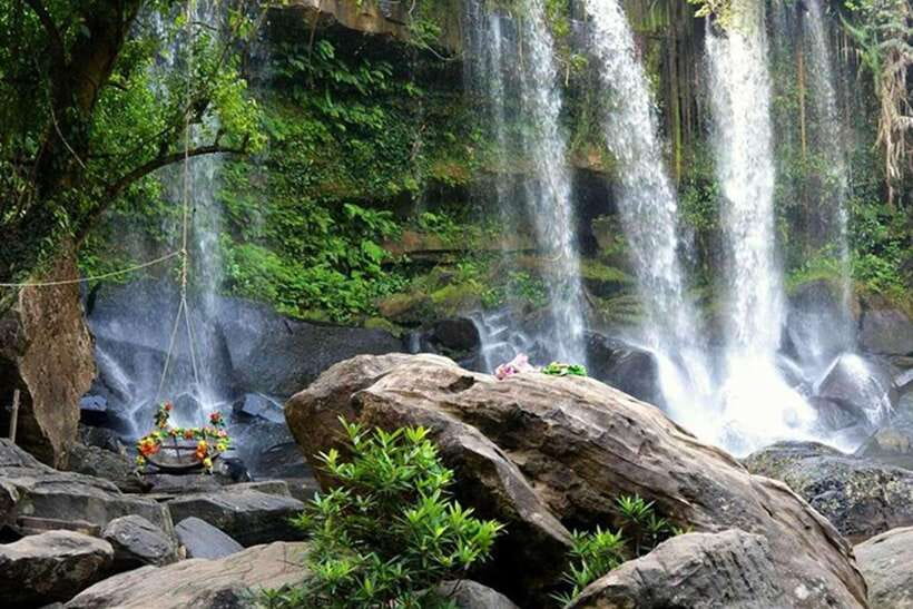 Siem Reap: Kulen Waterfall by Private Tour - Palm sugar shows you a piece of village life
