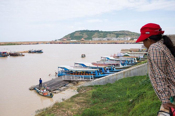 Siem Reap Lake-Side Village Tour - Seeing the floating village by motorboat