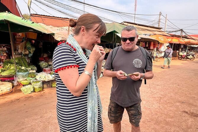 Siem Reap: Morning Bike Tours with Local Market & Lunch - Lunch in a Local Home