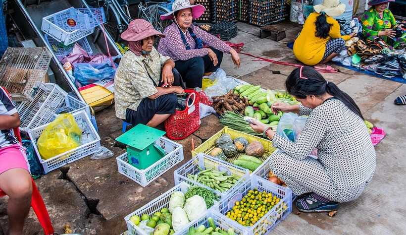 Siem Reap: Morning Cooking Class & Market Tour - Eating what you prepared