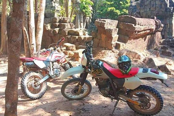 Siem Reap One Day Dirt Bike MotorbikeTour - What the ride feels like on Cambodian dirt tracks