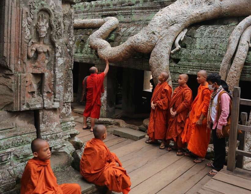 Siem Reap: Personalized Angkor Wat Sunrise/Set by TukTuk/Car - A private Angkor morning instead of a fixed group march