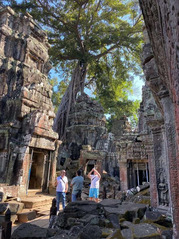 Siem Reap: Personalized Angkor Wat Sunrise/Set by TukTuk/Car - Angkor Thom, Victory Gate, and the central temples