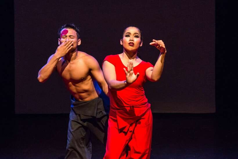 Siem Reap: Phare, the Cambodian Circus Show Tickets - Staying comfortable in the Cambodian evening