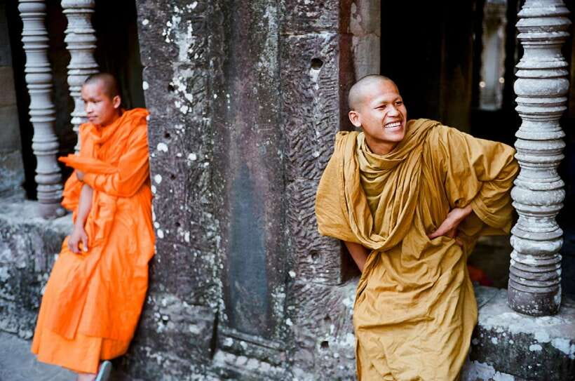 Siem Reap: Private Angkor Wat & Bakheng Mountain Sunset Tour - The sunset payoff and its limits