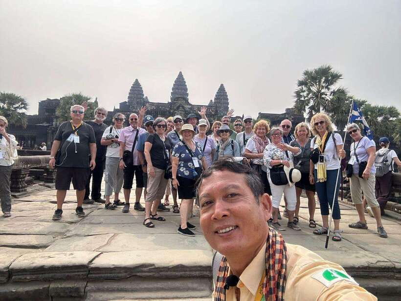 Siem Reap: Private Angkor Wat & Bakheng Mountain Sunset Tour - What the private setup adds