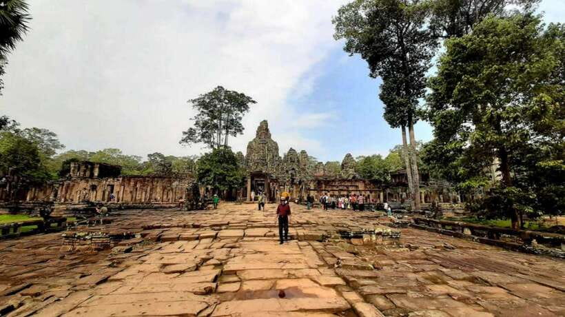 Siem Reap Private Car Charter with English Speaking Driver - Starting with Angkor Wat and the main circuit
