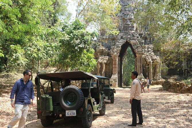Siem Reap: Private Custom Angkor Wat Tour with Local Guide - Key points to know before booking