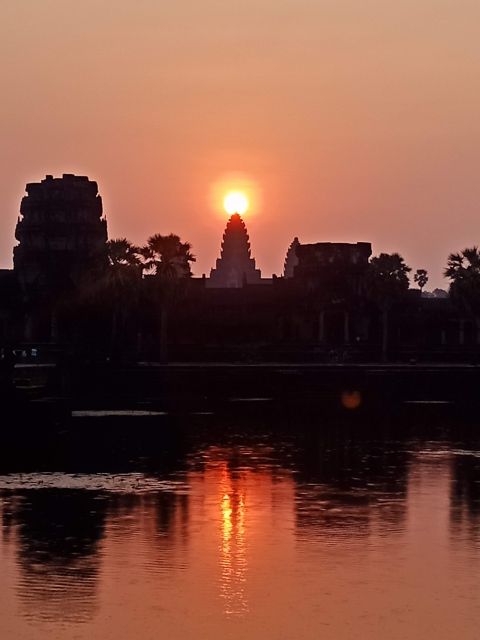 Siem Reap Private Tour: Angkor Wat Sunrise And Banteay Srei - Who should book this temple day