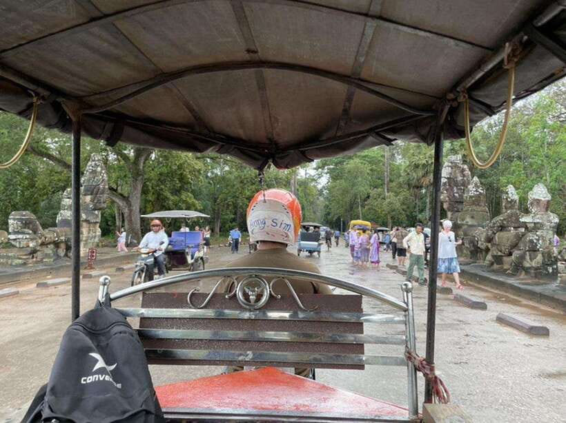Siem Reap : Private Tuk-Tuk Tour of the Magnificent Temples. - Angkor Thom and Bayon’s stone faces