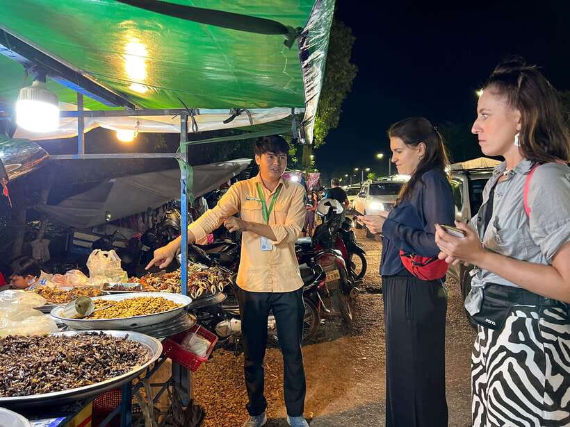 Siem Reap: Street Food Experience by Tuk-Tuk - A food tour that treats dinner as local life