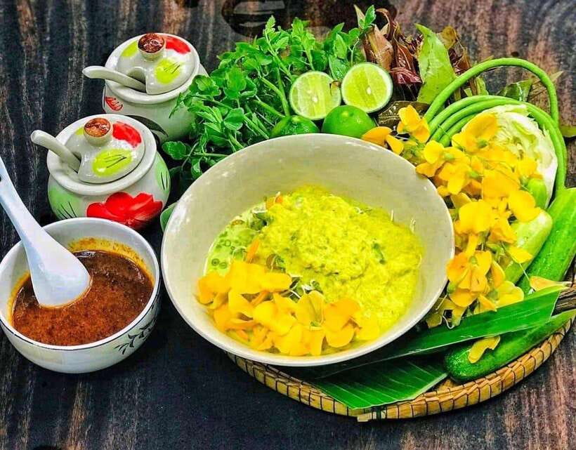 Siem Reap: Street Food Experience by Tuk-Tuk - The tuk-tuk ride is part of the sightseeing